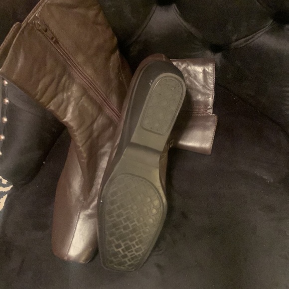 Women leather boots - Picture 2 of 3